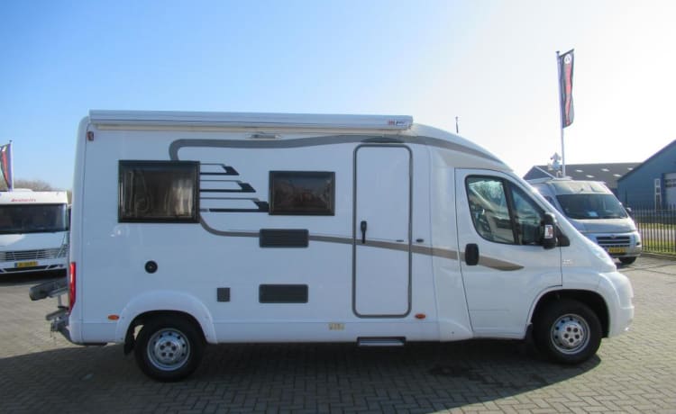 2p Hymer semi-integrated uit 2013