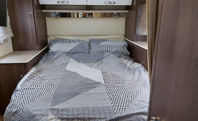 South Coast Explorer – 4 berth Roller Team Coachbuilt from 2017