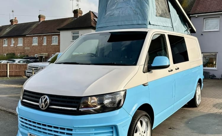 Road surfer – 4 berth Volkswagen campervan from 2017