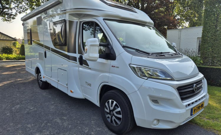 Hotel on Wheels – 6p Carado semi-integrated from 2018