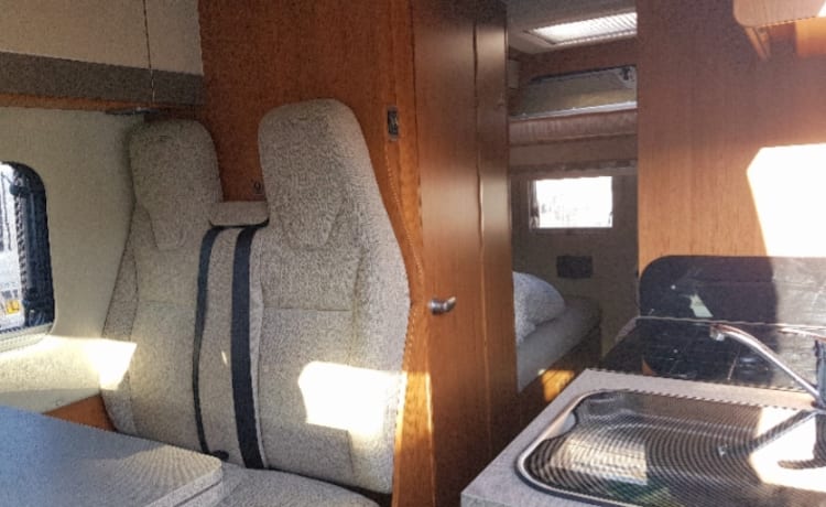 Family Friendly 4 berth T 669 (Manchester airport)