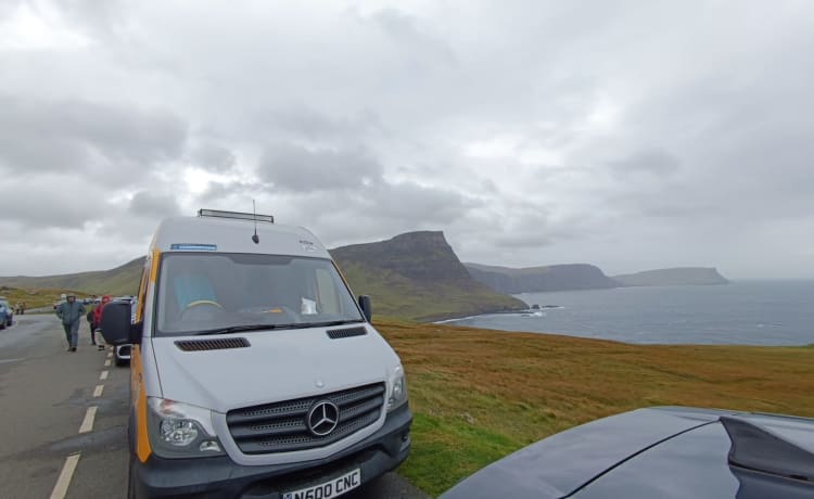 NC500 – Mercedes-Benz camper met 2 slaapplaatsen uit 2015