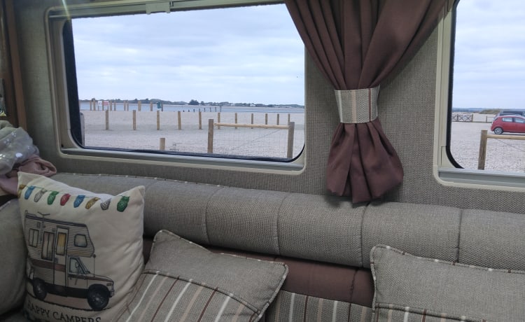 Roxie – Schitterende 2 persoons Peugeot Warwick Duo camper met alle luxe