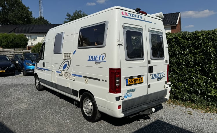 Adria Mobil Duett 2 persoons camper uit 2004 (fiat ducato 2.3 JTD)