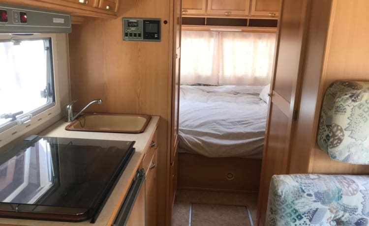 Explore More – Cozy 6p family camper Eura Mobil