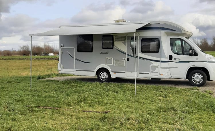 Titan – 2p Chausson semi-intégré de 2013