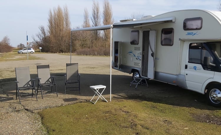 Spacious family camper