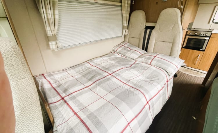 Autotrail Tribute 4 places, camping-car de luxe adapté aux chiens - Northants/Beds 