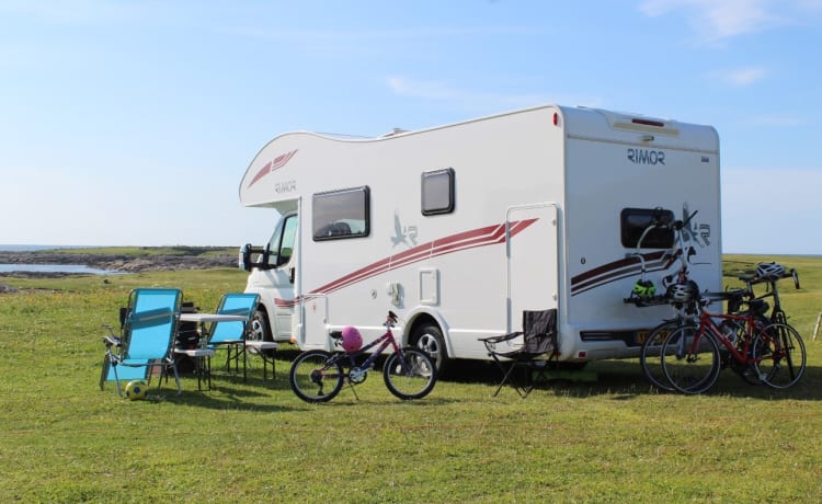 Alba – 6/7 berth motorhome with canopy