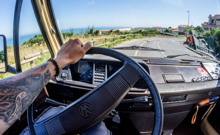 Louise Michel – Combi VW T25 T3 4/5 Pers Van Aménagé Westfalia 