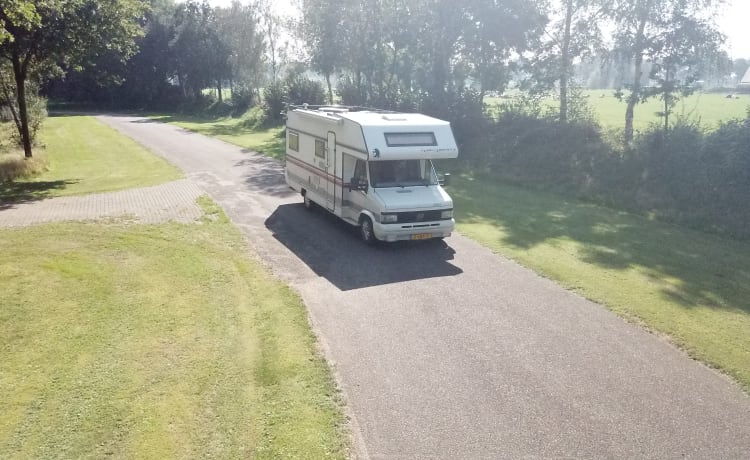 Grande camper per 6 persone in affitto. LMC Libertà