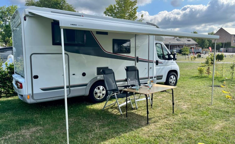 Romantic Luxury Camper – 2p Luxe Camper uit 2020 met groot bed!