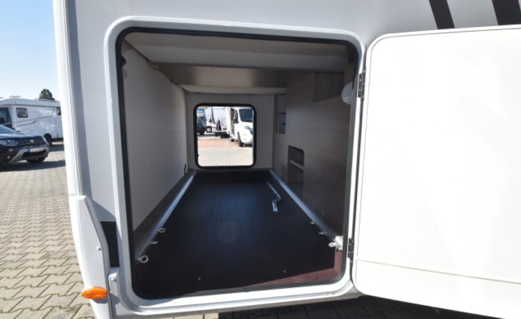 Carado T448 (nieuw bj 2023) – Handgeschakeld - Zeer luxe camper lengtebedden -  Volledig uitgerust