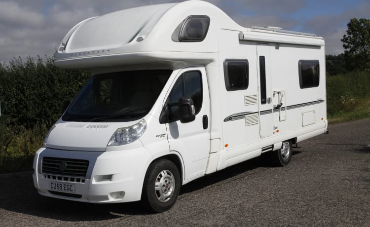 Bessie – Camper con 6 cuccette per animali domestici, con base tra Brighton e Gatwick