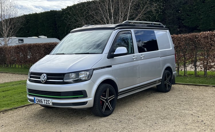 Dougie – 4 berth Volkswagen campervan from 2016