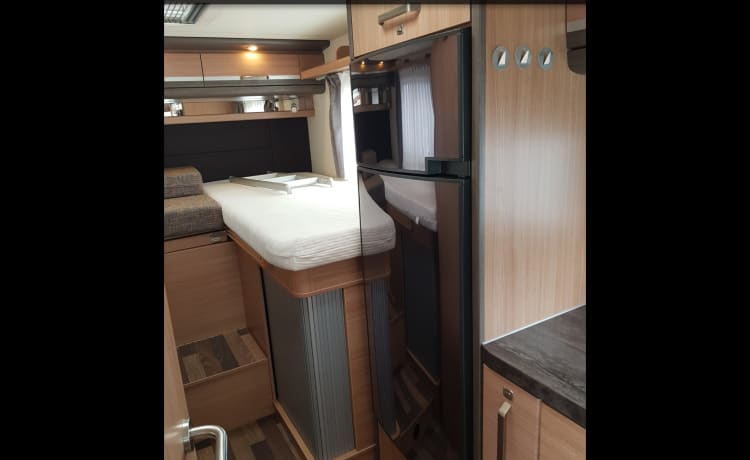 Knaus sky wave 700 MEG