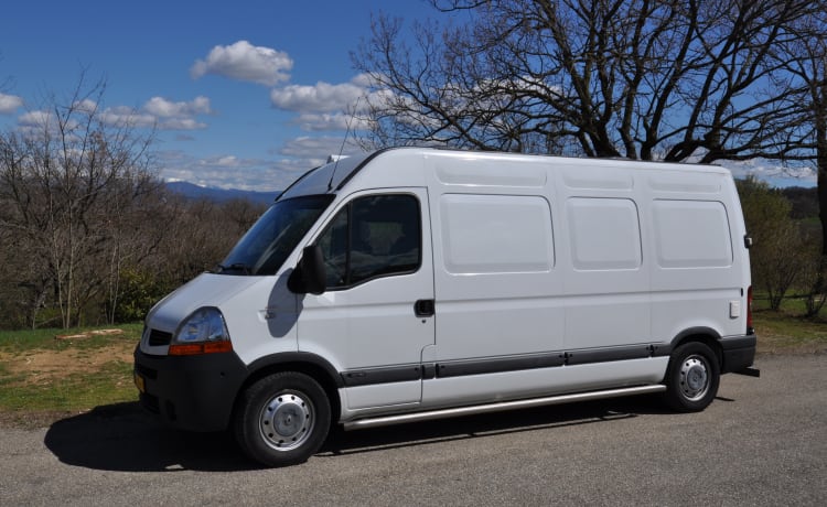 Fully equipped 2-person Renault camper bus with bed up to 175 x 205 cm