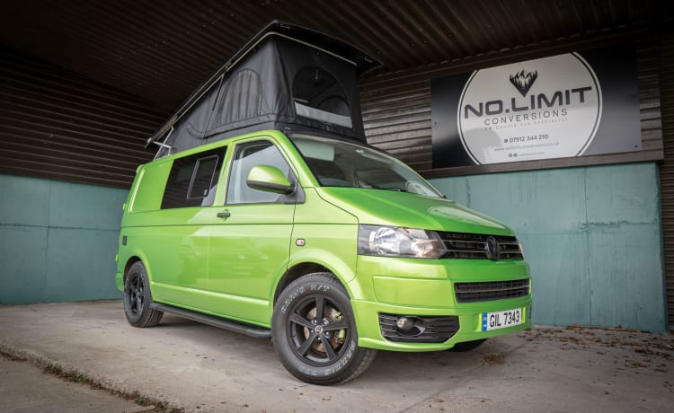 Camper VW T5.1 accattivante con 4 posti letto