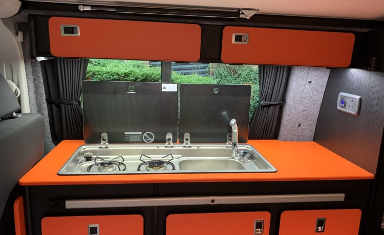 Eponine – Volkswagen Bus mit 4 Schlafplätzen aus dem Jahr 2015