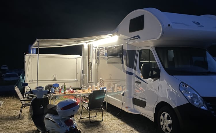 Leuke gezins camper Rimor KATAMARANO te huur...