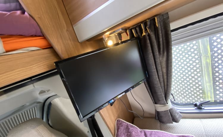 Peggy2  – Stunning 6 birth Family Motorhome 