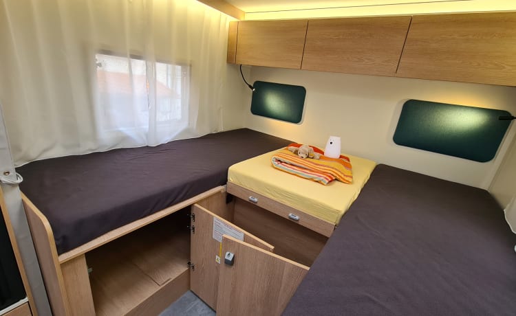 Joa 75T – Moderne gezinsstacaravan voor 5 personen onder de 3,5 ton