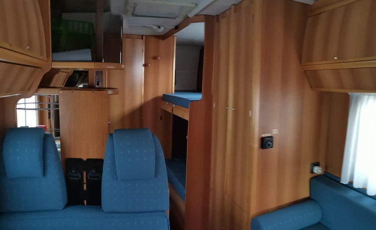 Alex – 5 STERREN MIRAGE 7 PLAATS ZOLDERCAMPER