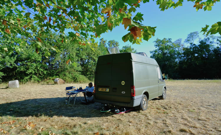 George  – 2-persoons Ford campervan uit 2010