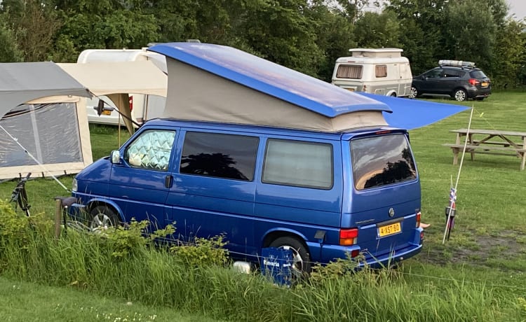 The Blue Diamond – Een krachtpatser van een Volkswagen T4 | 1 tot 4 personen | 2.5TDI - 115PK