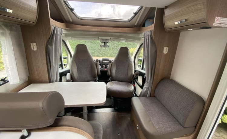 4P Luxury Carado Camper fully equipped