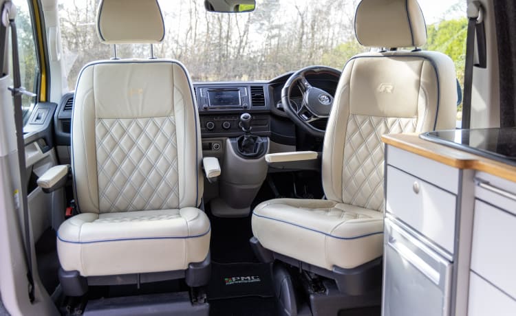 Goldbug – 4-persoons Volkswagen campervan uit 2019