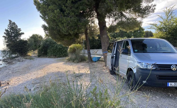 Nova – Expérience tout simplement. Apprenez à aimer le camping avec notre VW t5.