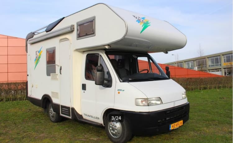 Schlankes KNAUS Traveller 4p, 5,5 m und doppelte Klimaanlage!