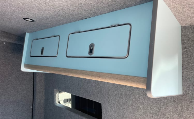 mercy – Nieuwbouw Mercedes-Benz camper met 2 slaapplaatsen, 3 zitplaatsen met gordel