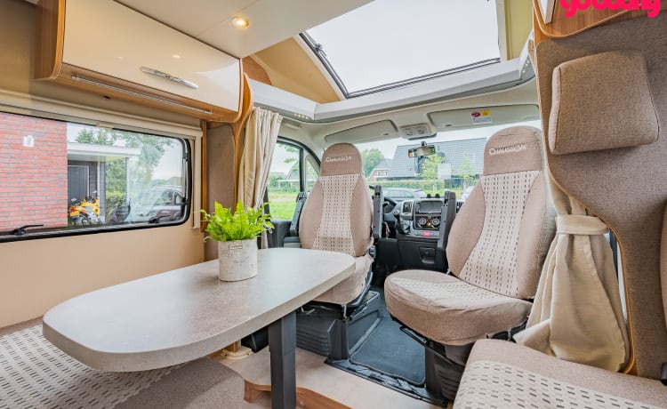 Camper met sfeer – 4 Person Chausson half integral