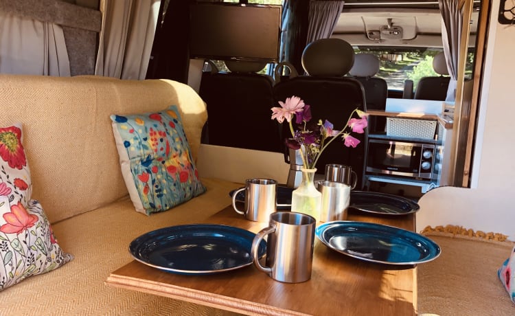 Sybil – 5 Berth Family Van Ready for Adventure