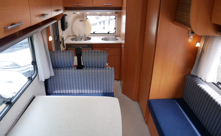 Hymer Alcove 5 posti letto, 5 posti a sedere!!