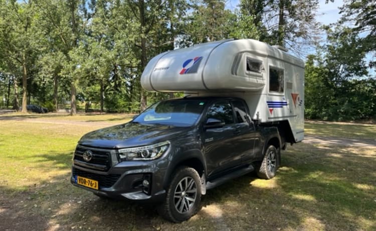 2p Toyota Hilux 2020 met Tischer opzetunit 