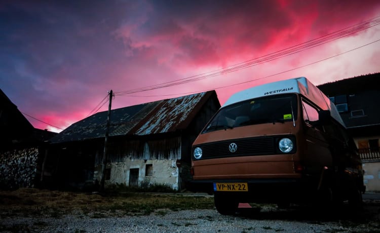 Beau camping-car Volkswagen T3 Joker avec toit surélevé