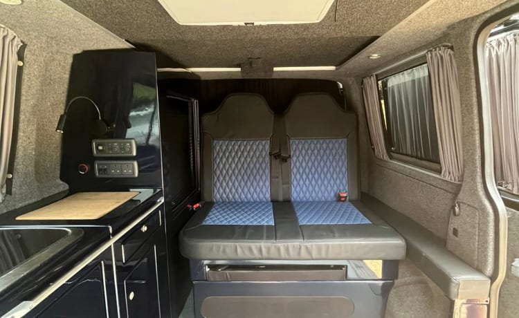 Vikki – 4 berth Volkswagen bus from 2012