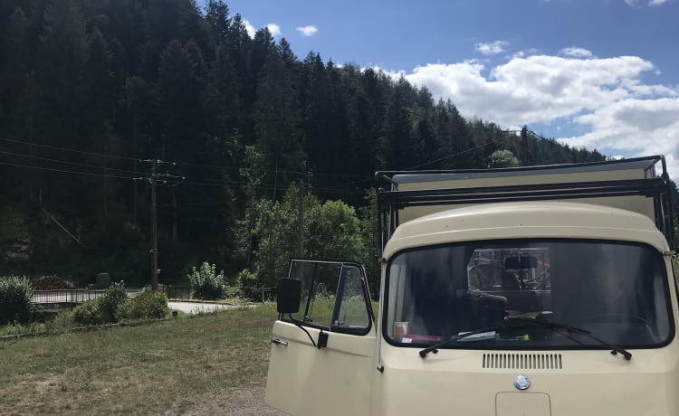 2p Mercedes-Benz bus uit 1975