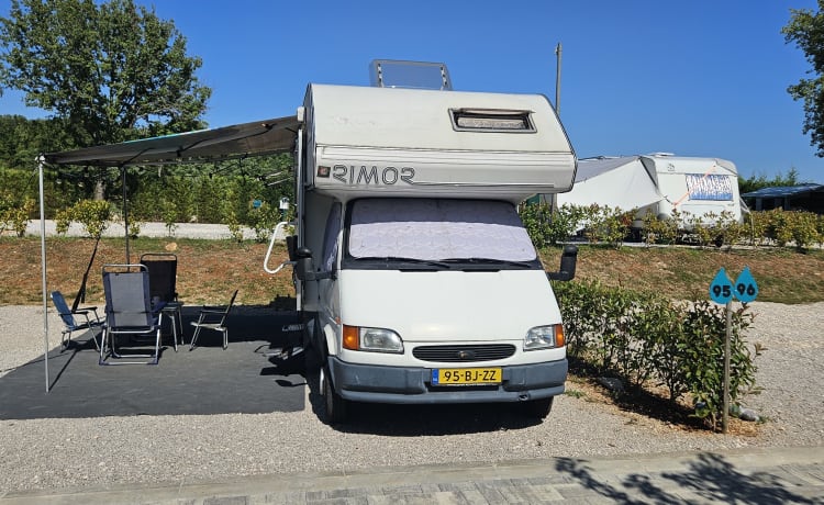 Comfortable 4-person Ford Transit Rimor Camper - Perfect for Families!