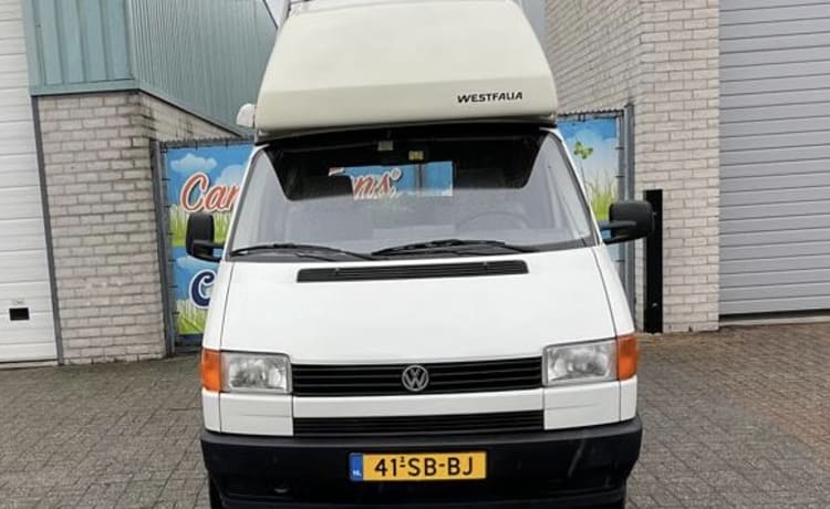 Road trip - VW T4 California with fixed sleeping roof