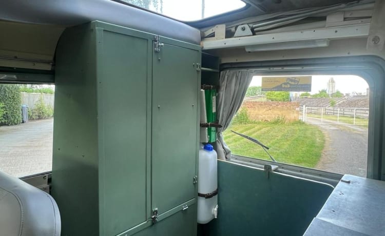 The Northumbrian Rover – 4 berth Land Rover rooftop from 1967