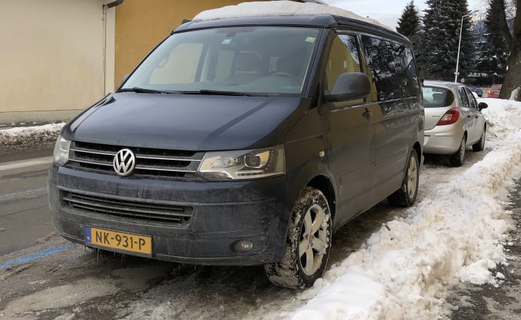 4p Volkswagen bus uit 2013