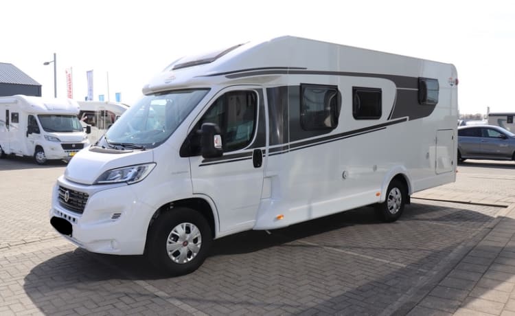 NIEUWE Complete luxe 2 tot 5 pers. familie camper