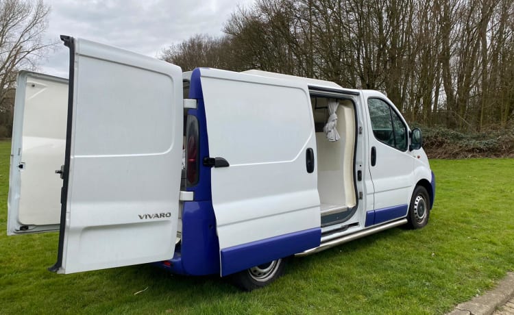 BuZz Lightyear – Opel vivaro 1.9 sdi compact camper