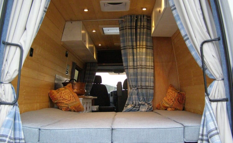 Zebedee  – 4 berth Mercedes-Benz Motorhome