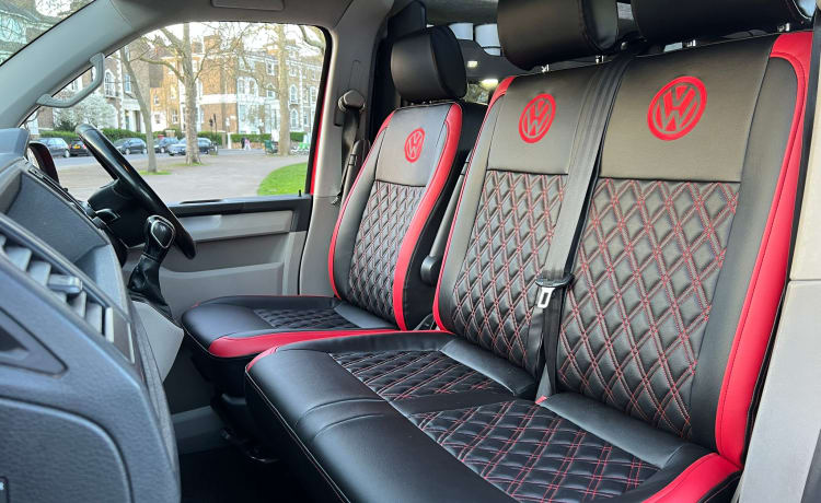 Ruby – 4-persoons Volkswagen campervan uit 2017