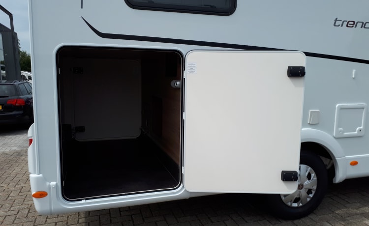 Trend 7057EB 1 – Dethleffs camper for 2 to 4 people